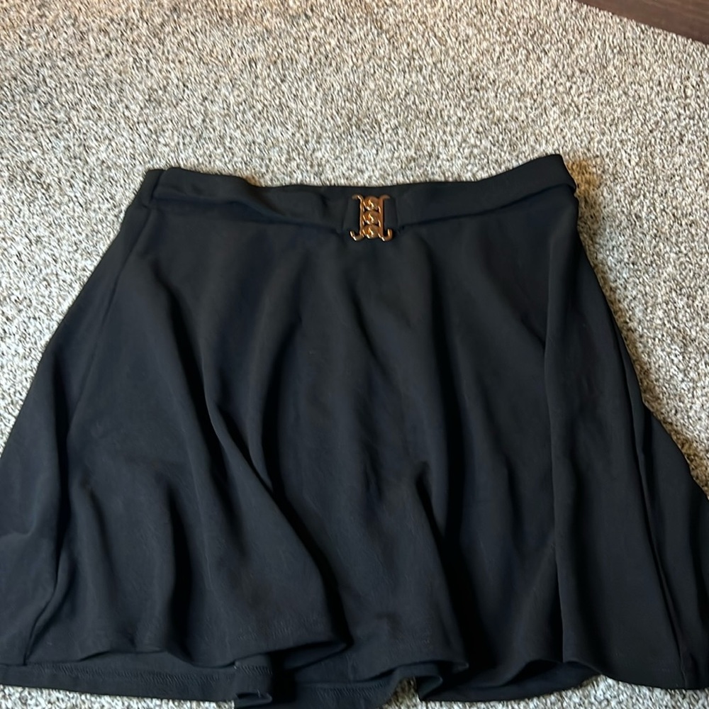 SHEIN curve black shift skirt with gold buckle detail, 1XL